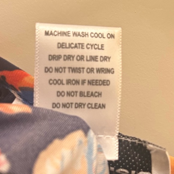 C. D. Daniels Floral embellished short sleeve blouse, 3x - Picture 4 of 6